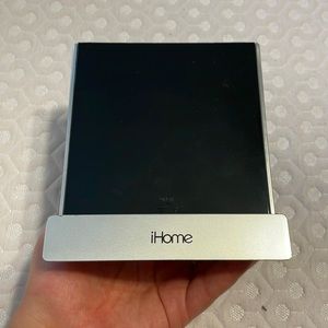 iHome battery powered speaker